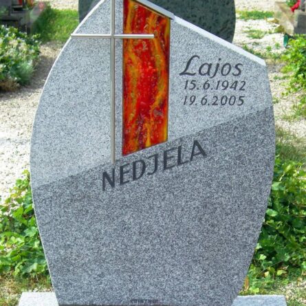 Kaufen Sie den Einzelgrab Nedjela jetzt bei Stoneart