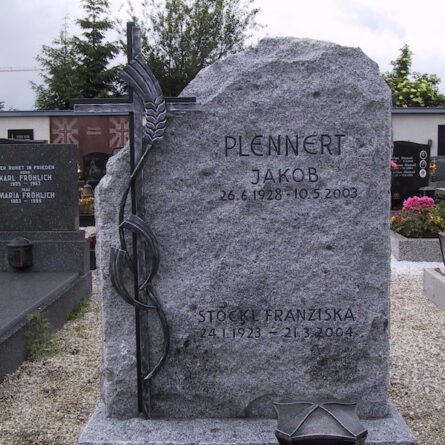 Natursteingrab Plennert