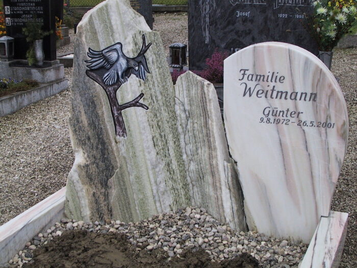 Natursteingrab Weitmann